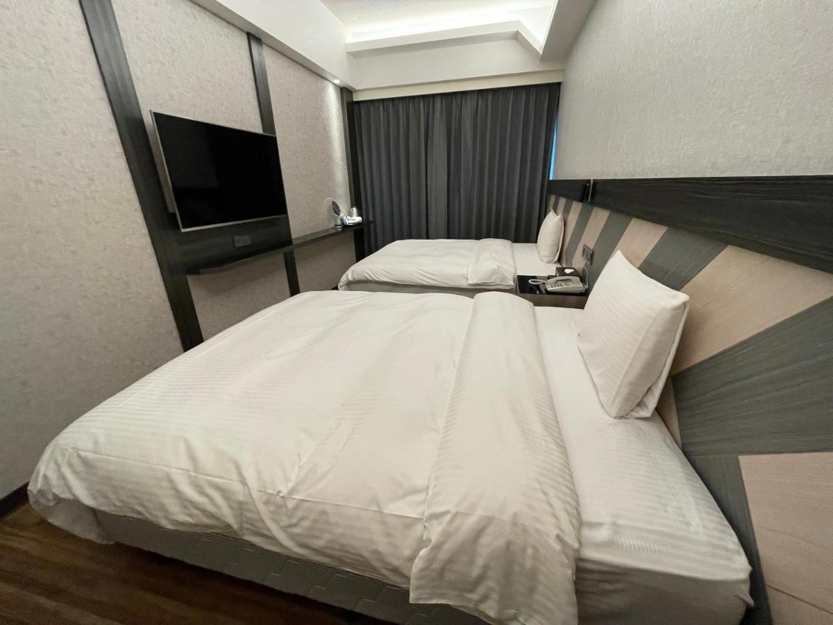 Weifeng Boutique Business Hotel - Zhanqian Branch Pingtung Exterior foto